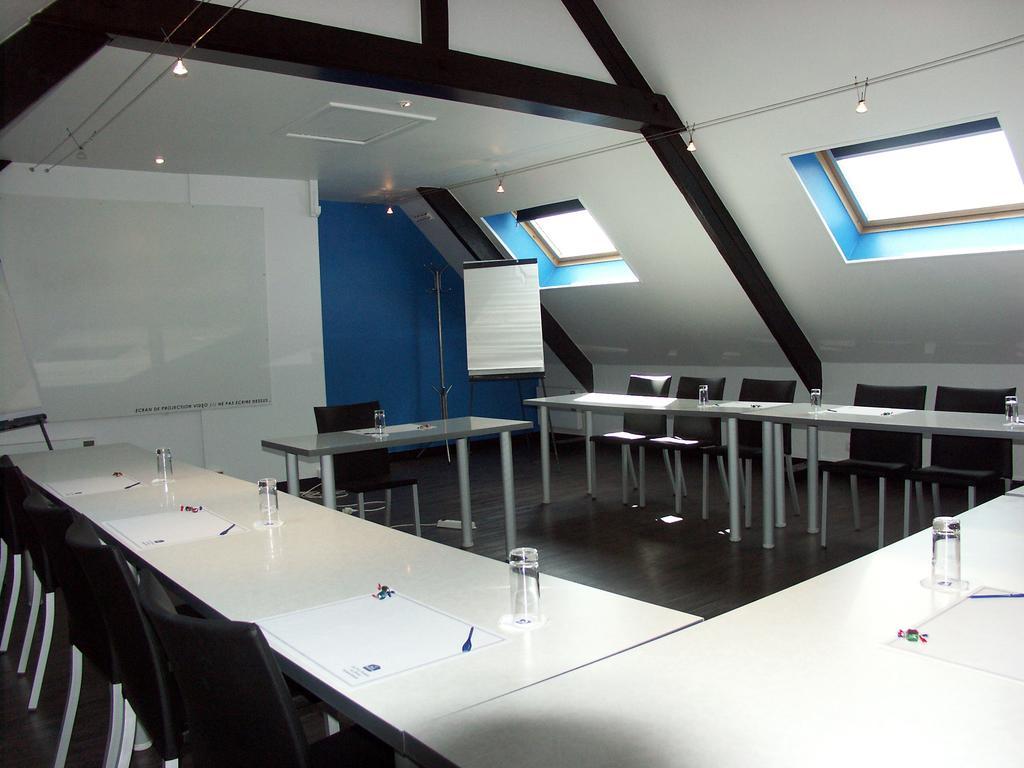 לה מאנש Hotel Restaurant Seminaires La Foresterie מראה חיצוני תמונה